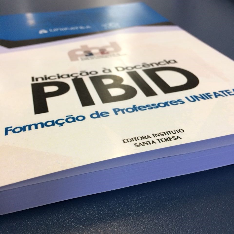 Professores lançam livro sobre PIBID