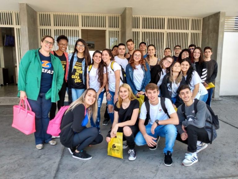Alunos da Escola USEFAZ visitam o UNIFATEA