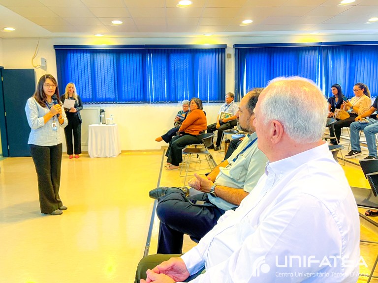 Clínica dos negócios: foco no/do cliente: Relacionamento Sustentável