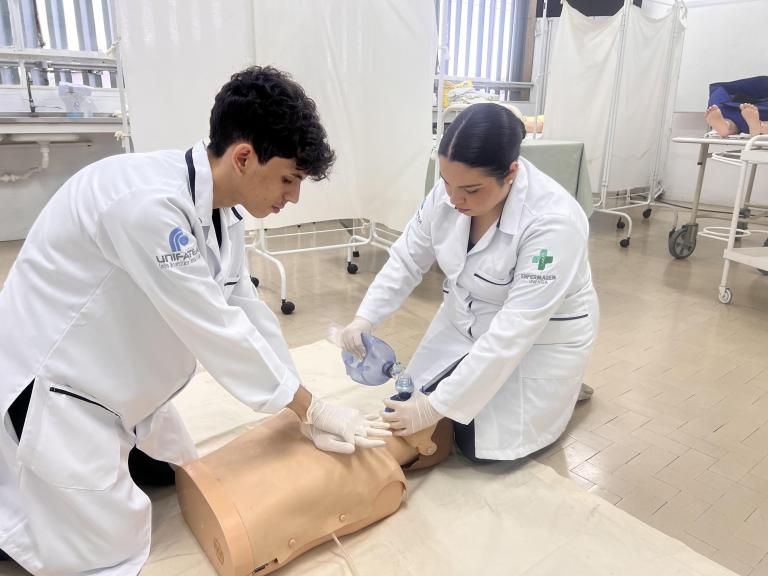 Enfermagem de Excelência do UNIFATEA Forma Profissionais Aptos para o Cuidado Humano