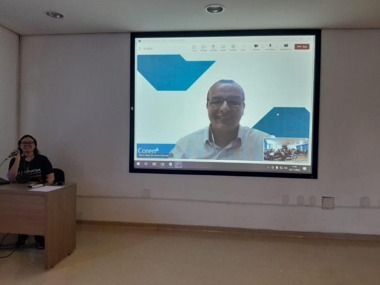 Alunos de Enfermagem do UNIFATEA participam de palestra com conselheiro do COREN-SP