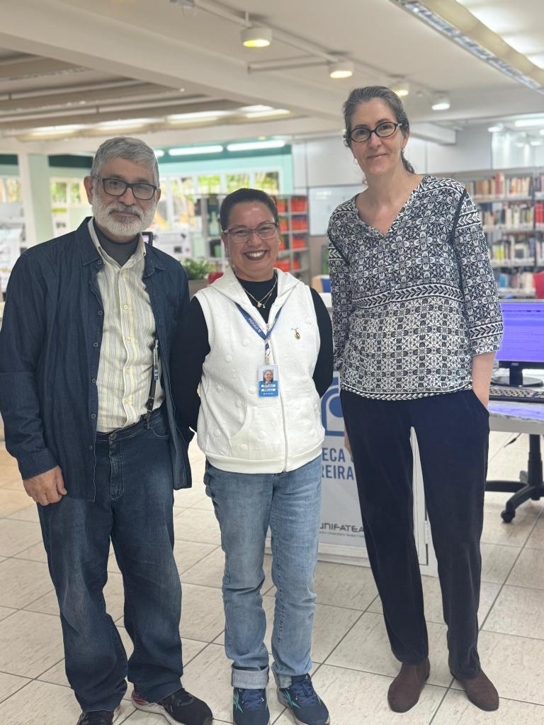 EX-DOCENTE DO UNIFATEA DOA MAIS DE 100 LIVROS E REFORÇA A IMPORTÂNCIA DO ACERVO ACADÊMICO