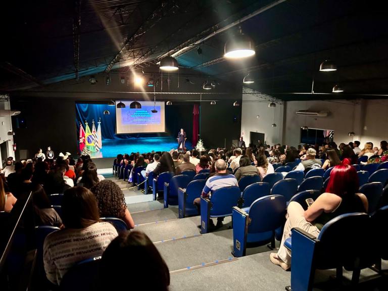 UNIFATEA realiza abertura da Semana Acadêmica com palestra e Cerimônia do Jaleco